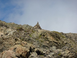  Edification d un cairn pour signaler la montee au Vieux Chaillol